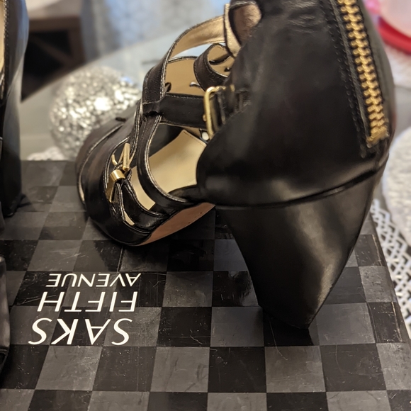 Saks Fifth Avenue Sandal - Picture 7 of 11